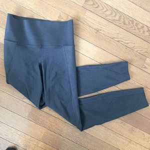 Old Navy elevate Built in Sculpt Leggings